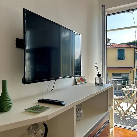 Casa Della Regina, Private
